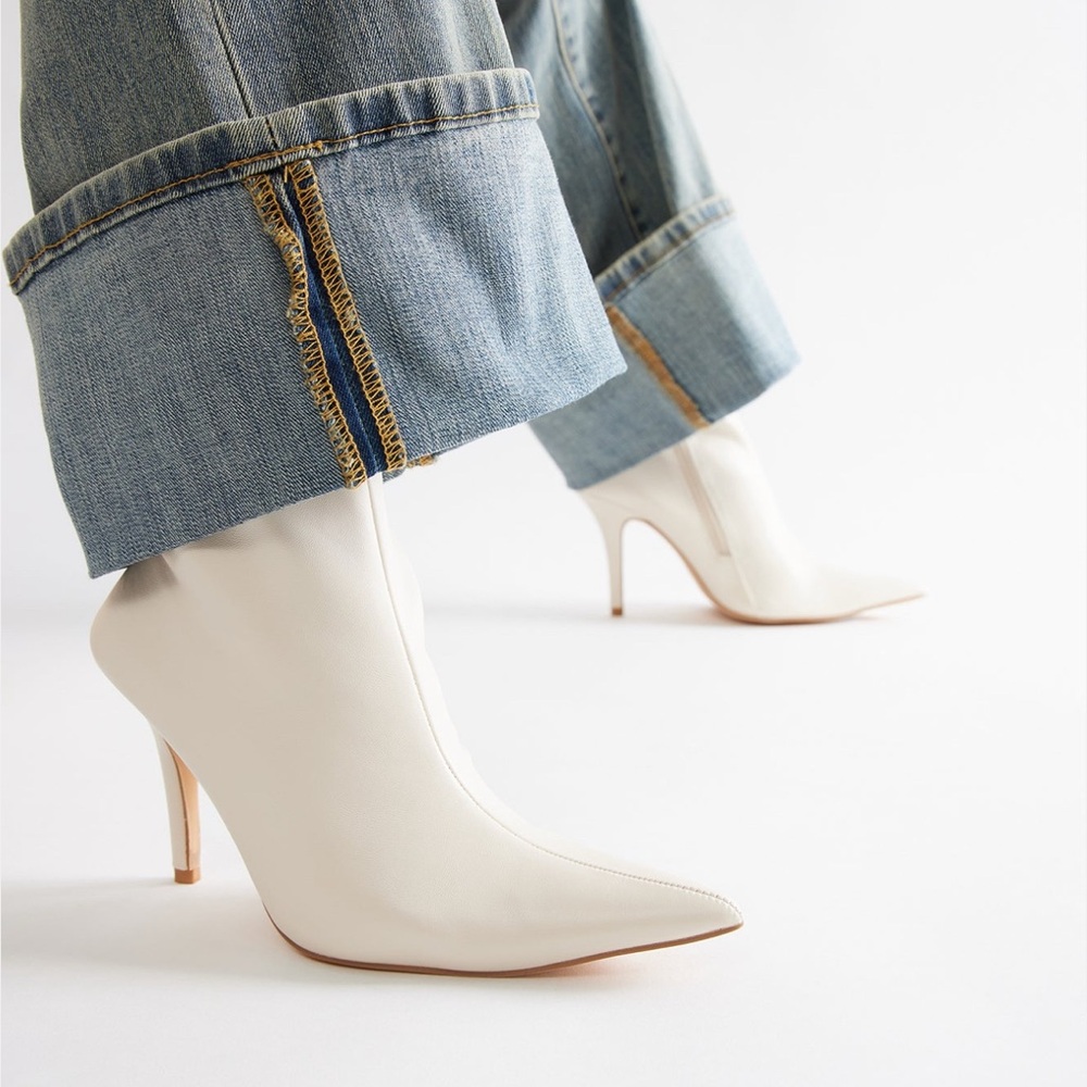 Fashion Nova Cream Heeled Boots